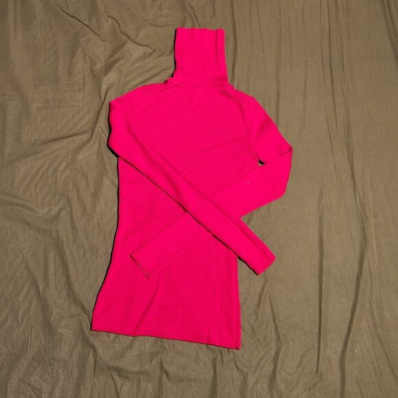 Ladies Small Uniqlo Turtleneck - Picture 2 of 5
